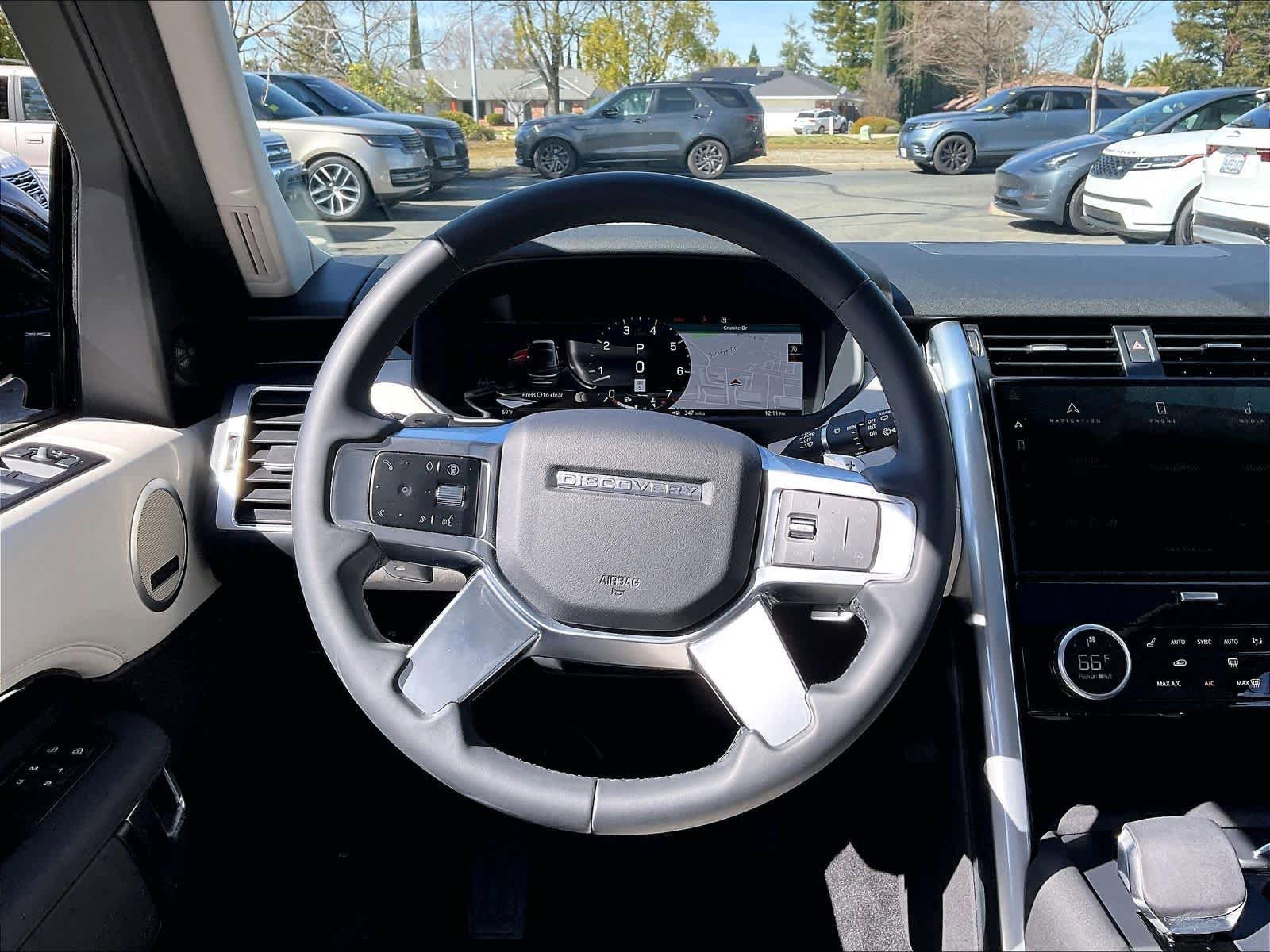 Used 2025 Land Rover Discovery S AWD/4WD image 5