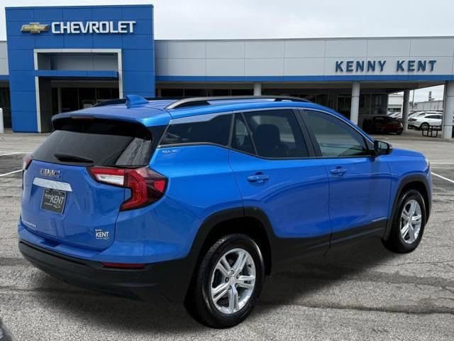 Certified 2024 GMC Terrain SLE w/ Driver Convenience Package FWD image 4