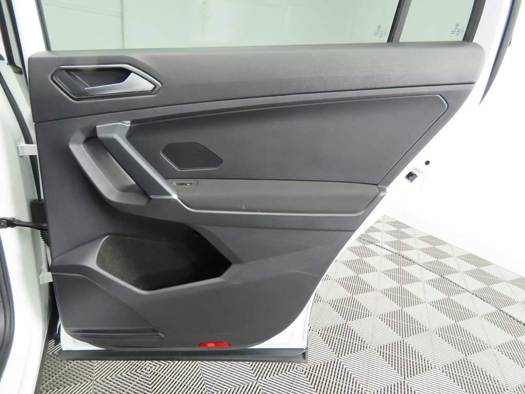 Used 2018 Volkswagen Tiguan S image 25