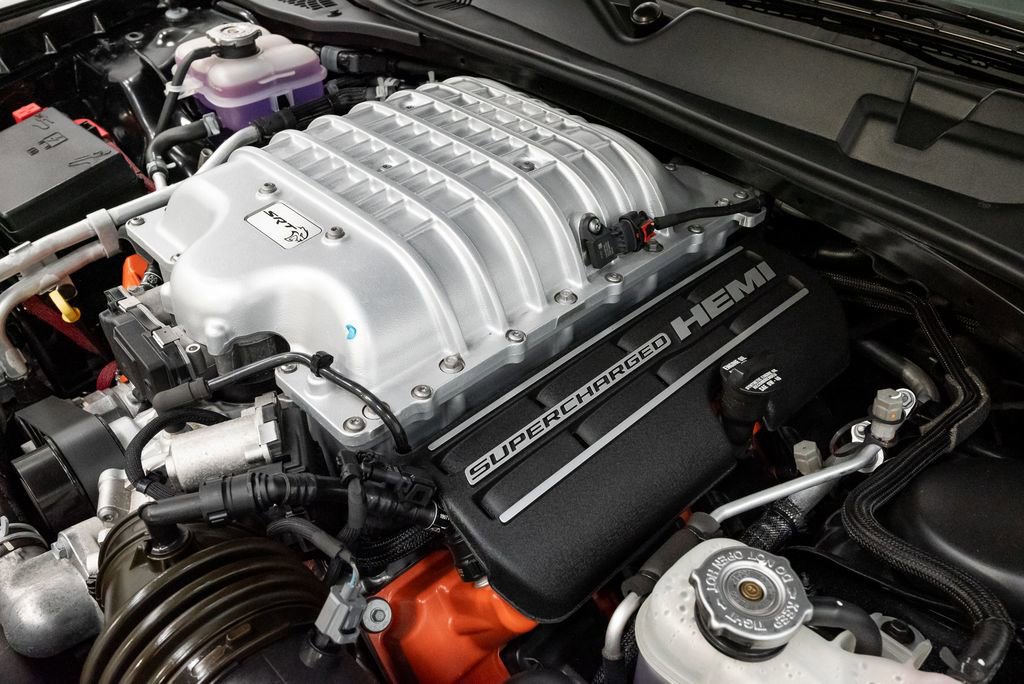 Used 2018 Dodge Challenger SRT Hellcat RWD image 9