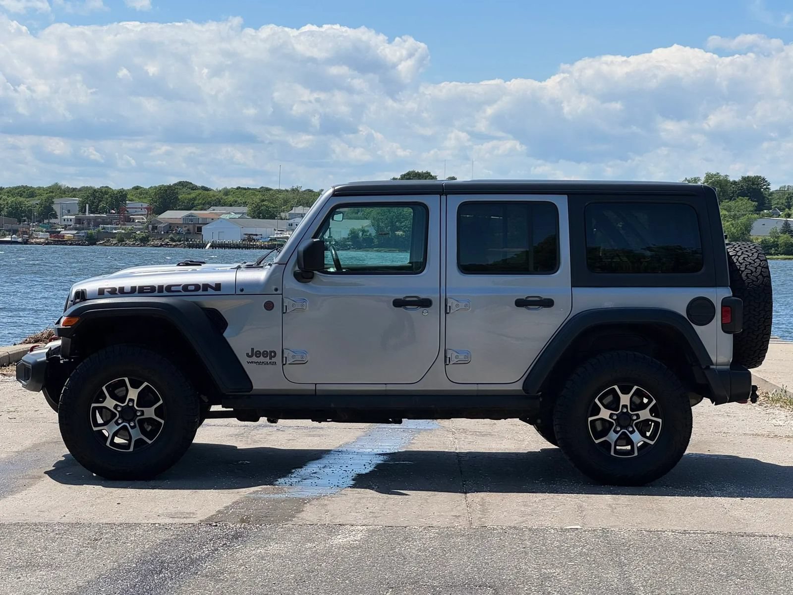 Used 2019 Jeep Wrangler Unlimited Rubicon w/ Cold Weather Group AWD/4WD image 4
