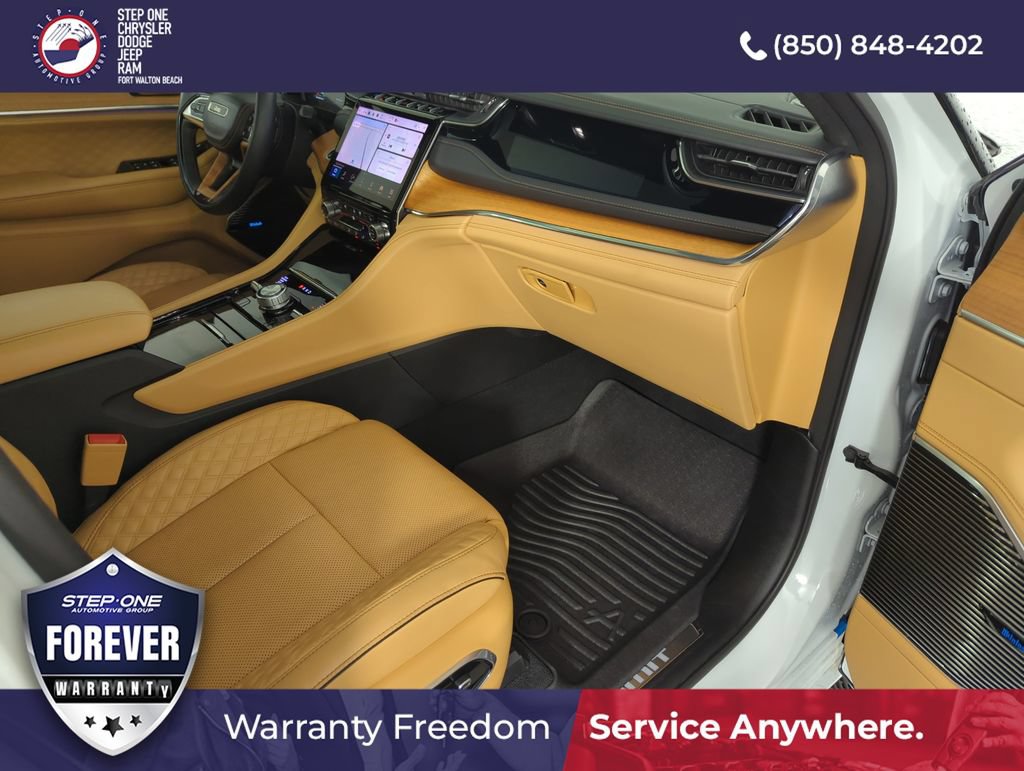 Used 2023 Jeep Grand Cherokee Summit AWD/4WD image 37