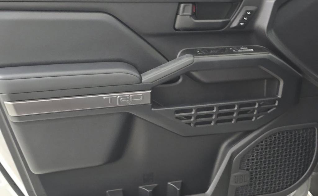 Used 2025 Toyota 4Runner TRD Off-Road Premium image 12