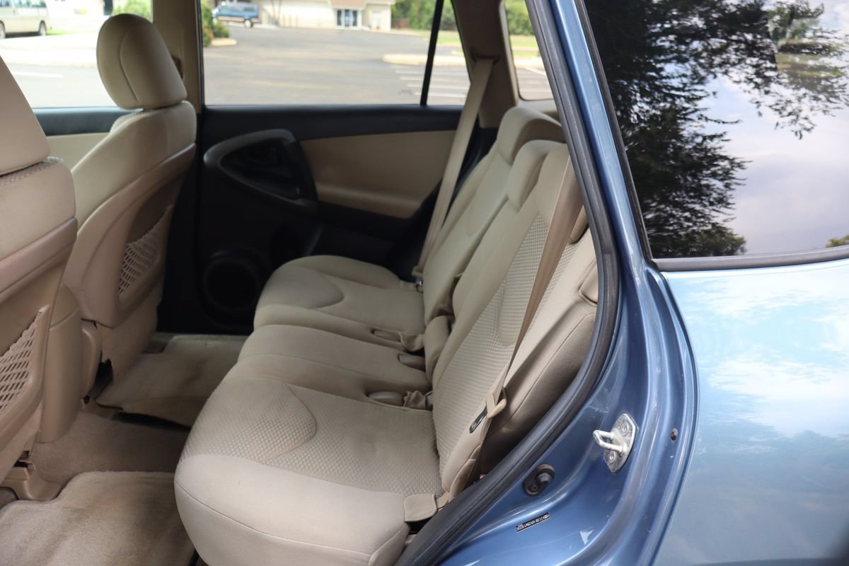 Used 2011 Toyota RAV4 4WD w/ Upgrade Value Pkg image 21