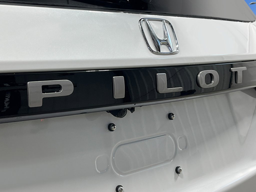 New 2026 Honda Pilot Touring image 7