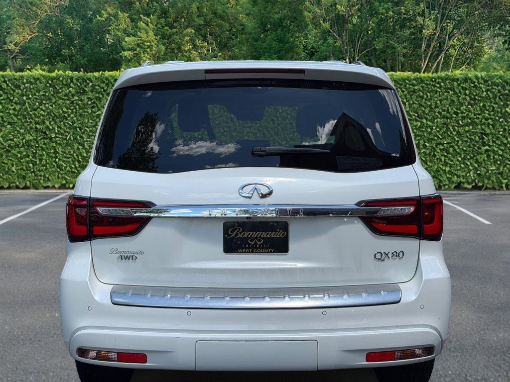 Used 2022 INFINITI QX80 Luxe w/ All-Season Package AWD/4WD image 5
