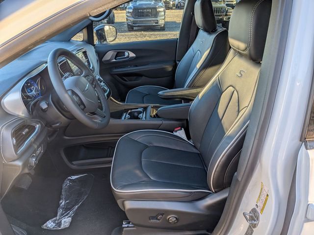 New 2026 Chrysler Pacifica Limited w/ S Appearance Package image 7