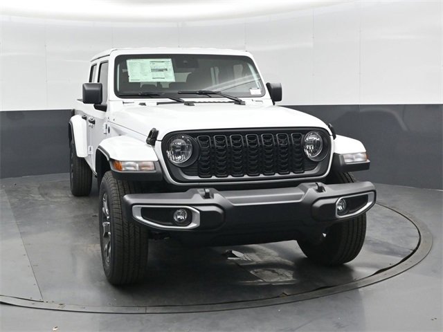New 2025 Jeep Gladiator Sport w/ Premium Package image 10