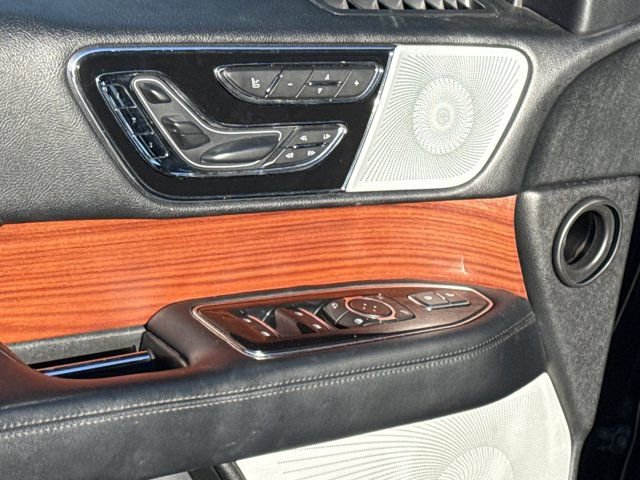 Used 2018 Lincoln Navigator L Reserve w/ Technology Package image 15