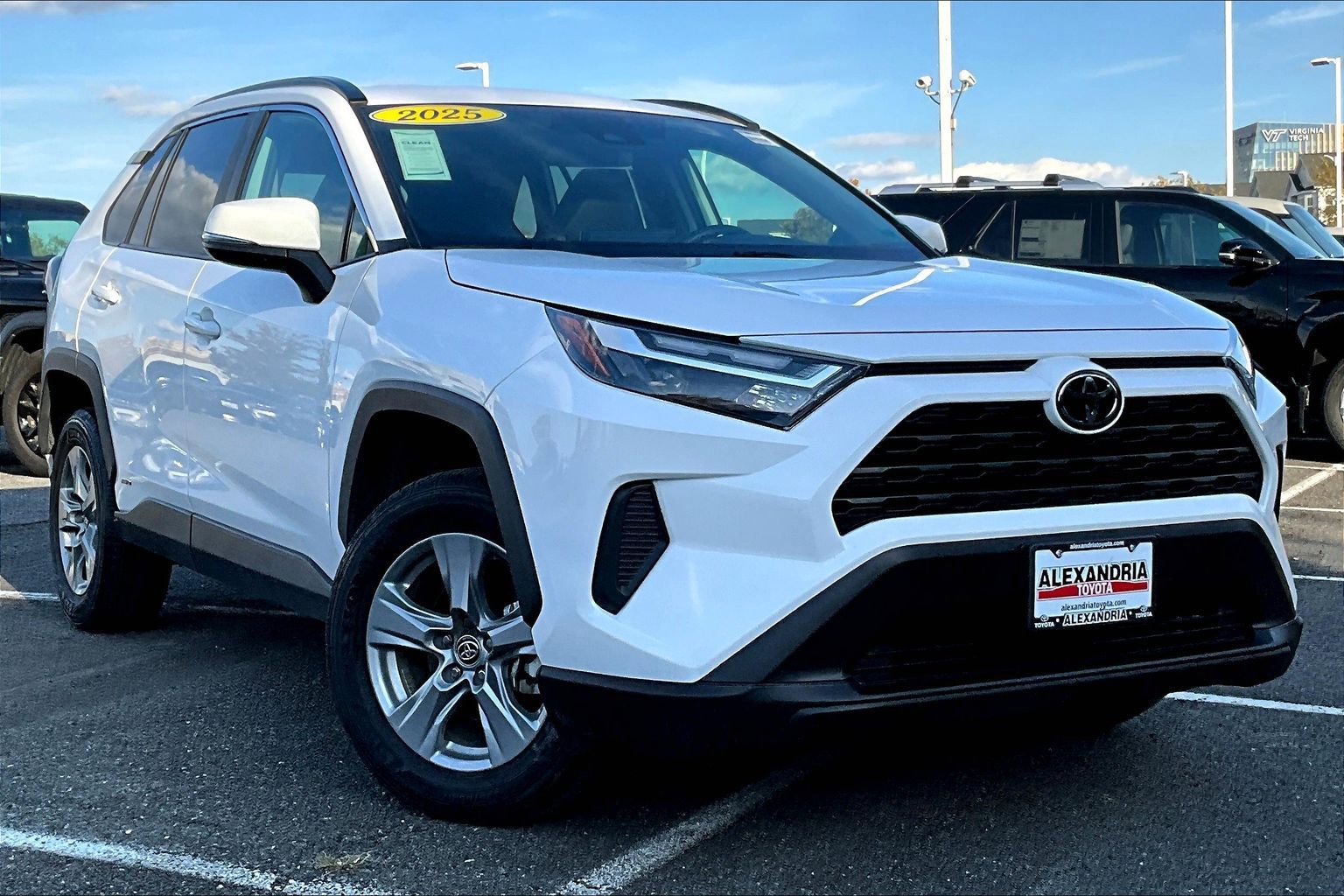 Used 2025 Toyota RAV4 XLE image 2