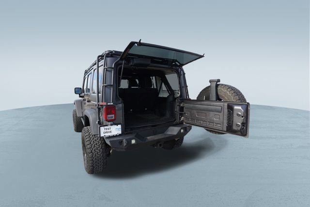 Used 2016 Jeep Wrangler Unlimited Rubicon w/ Connectivity Group image 17