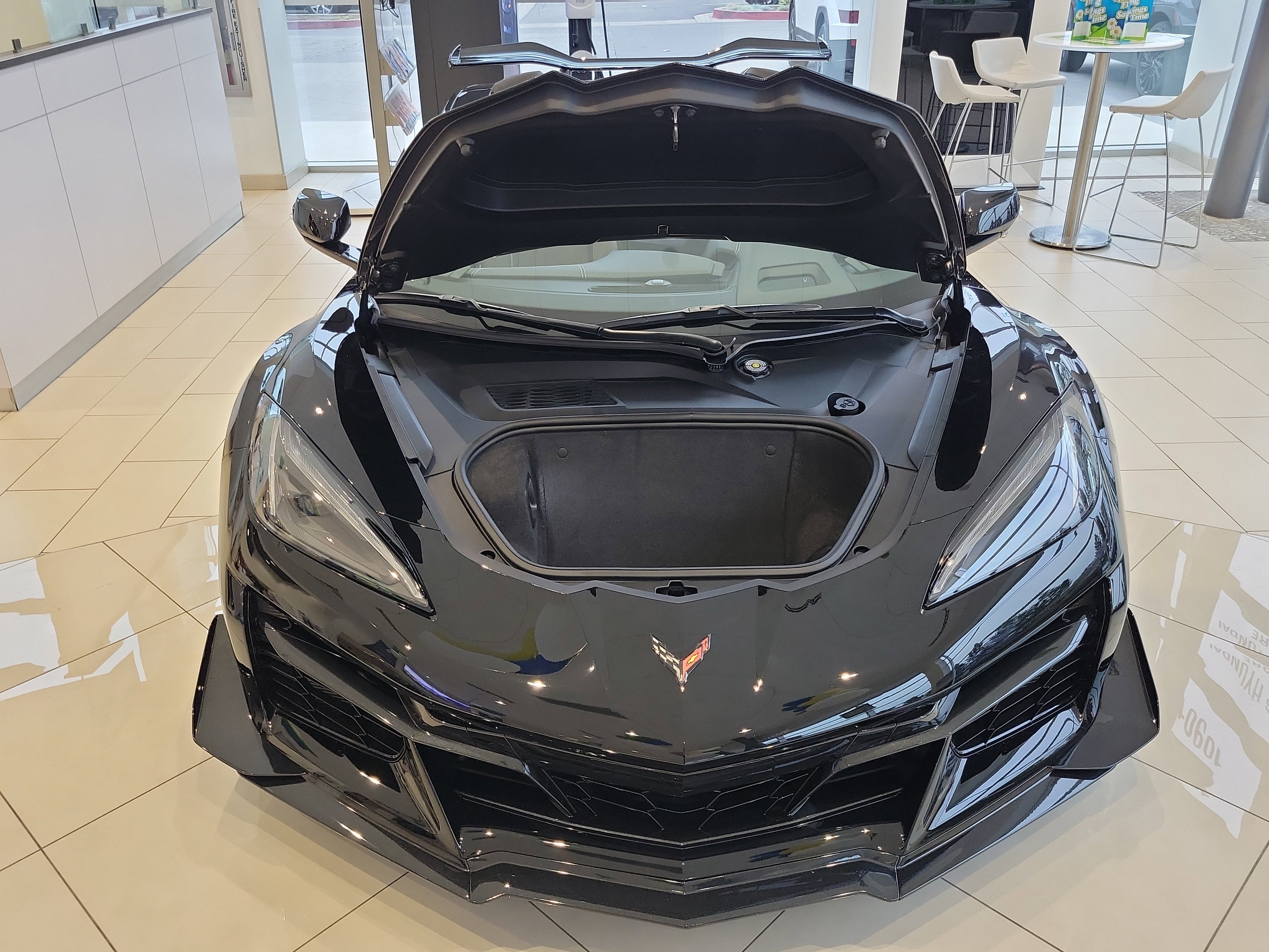 Used 2024 Chevrolet Corvette Z06 w/ Z07 Performance Package RWD image 16