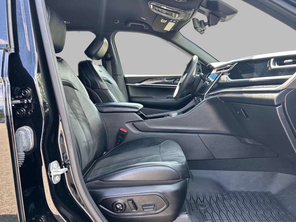 Certified 2022 Jeep Grand Cherokee Trailhawk w/ Luxury Tech Group III AWD/4WD image 21
