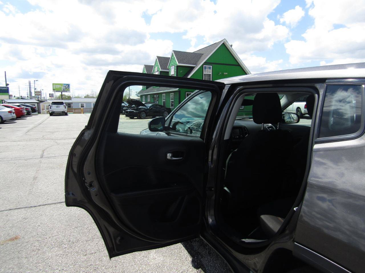 Used 2018 Jeep Compass Sport w/ Cold Weather Group FWD image 18
