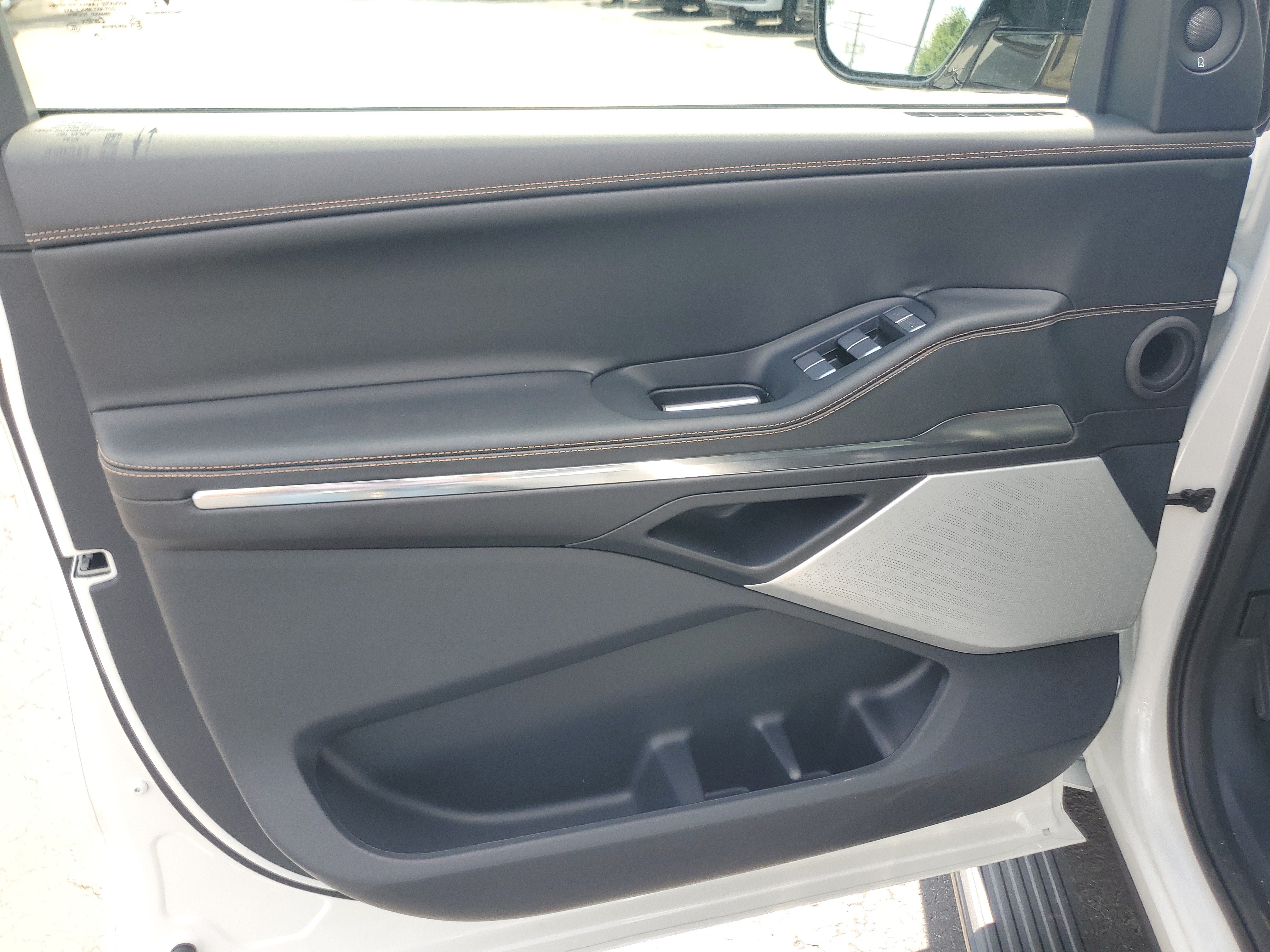 New 2026 Lincoln Navigator Black Label AWD/4WD image 8