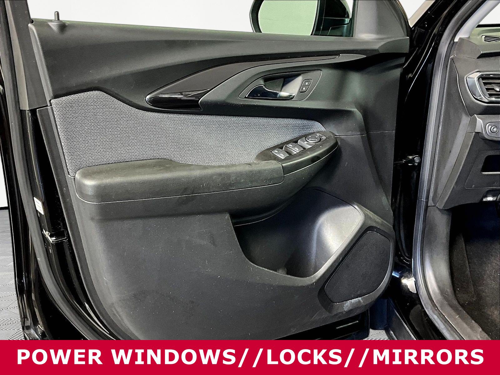 Used 2023 Chevrolet TrailBlazer LT AWD/4WD image 17