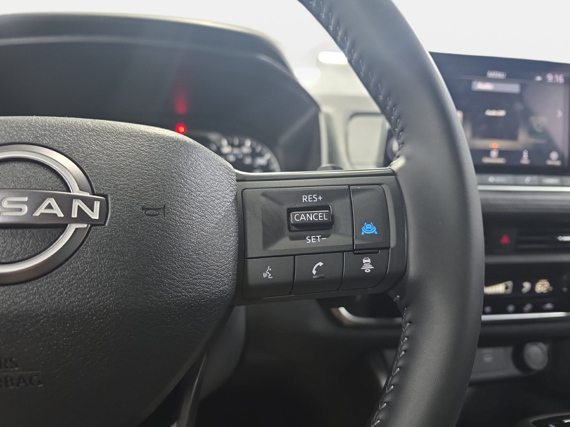 Certified 2026 Nissan Rogue SV FWD image 18