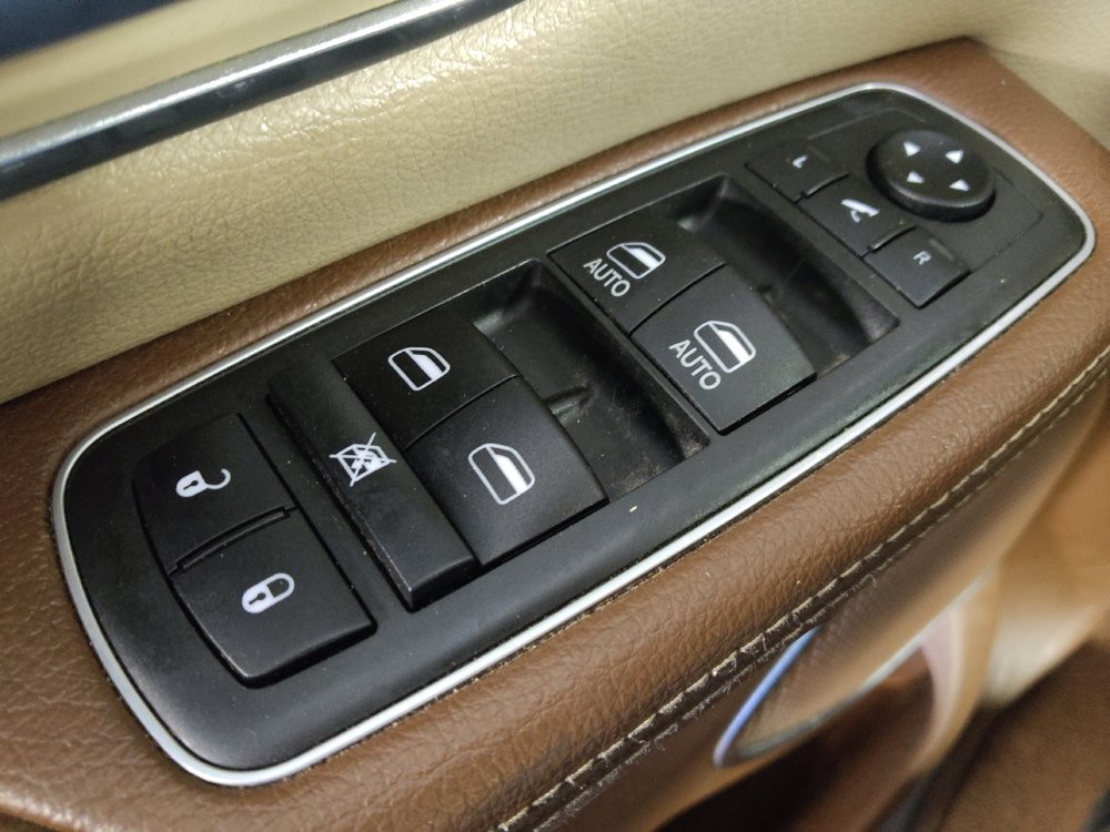 Used 2019 RAM 1500 Laramie image 27