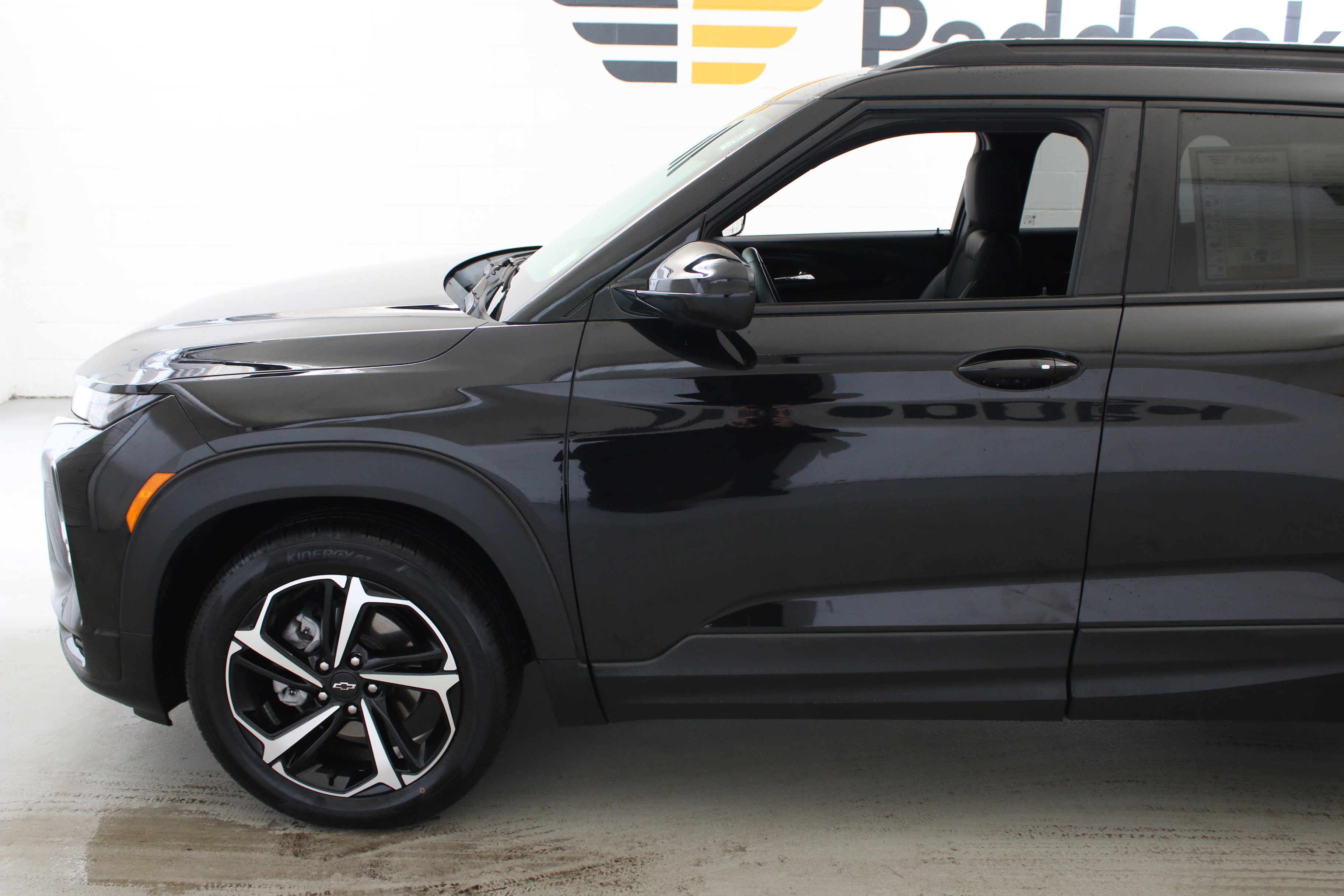 Used 2023 Chevrolet TrailBlazer RS w/ Sun and Liftgate Package image 4