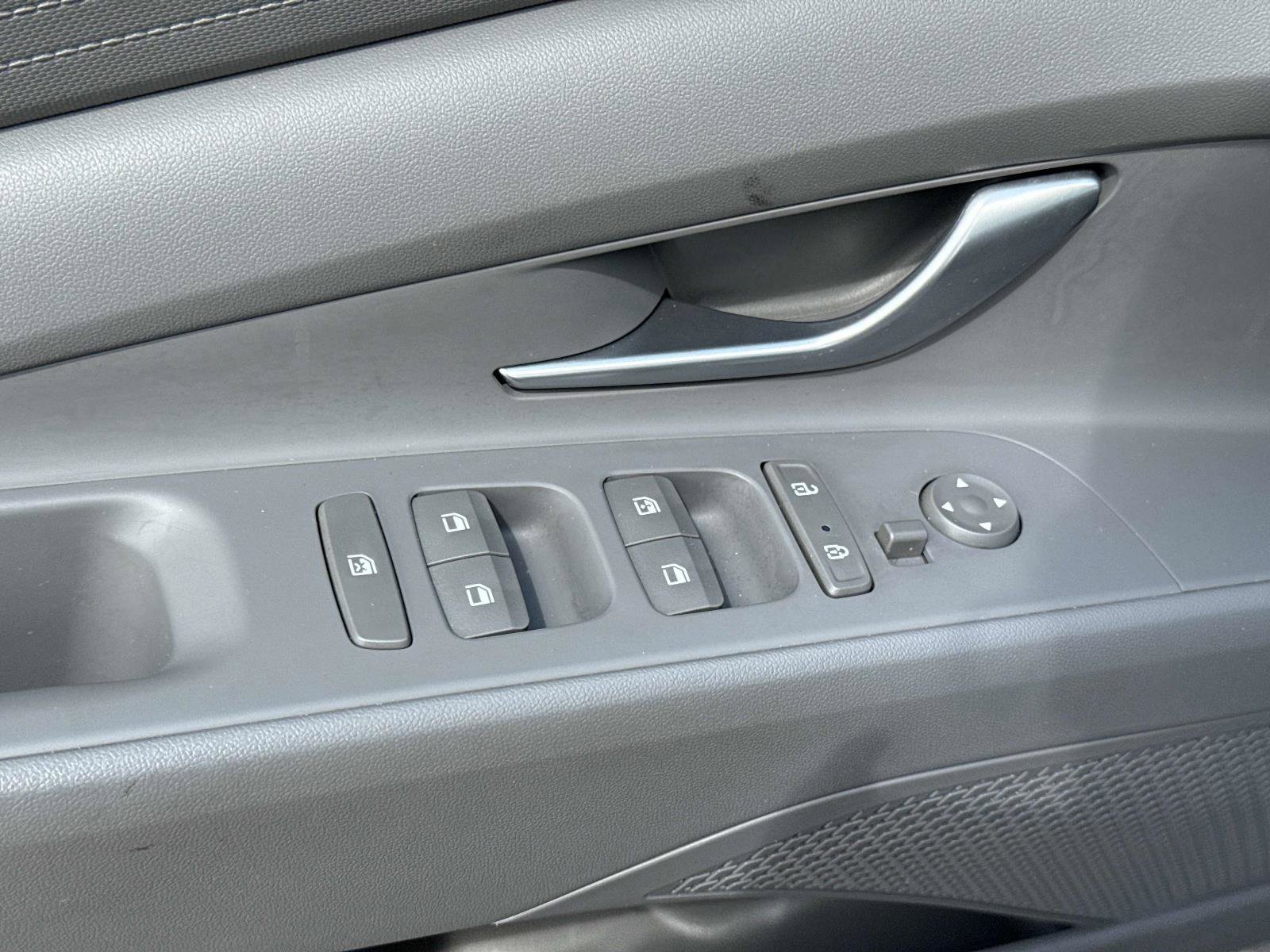 Used 2023 Hyundai Elantra SEL image 17