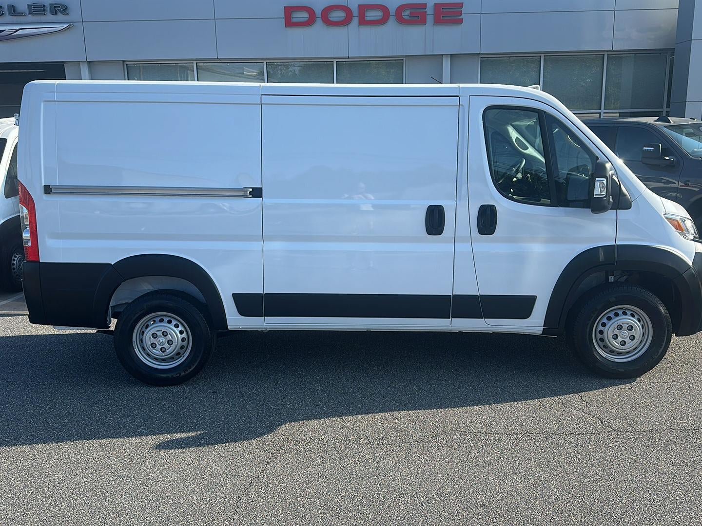 New 2025 RAM ProMaster 2500 w/ Convenience Group FWD image 2