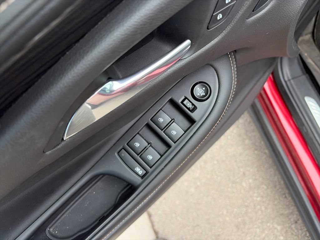 Used 2017 Buick Envision Essence FWD image 11
