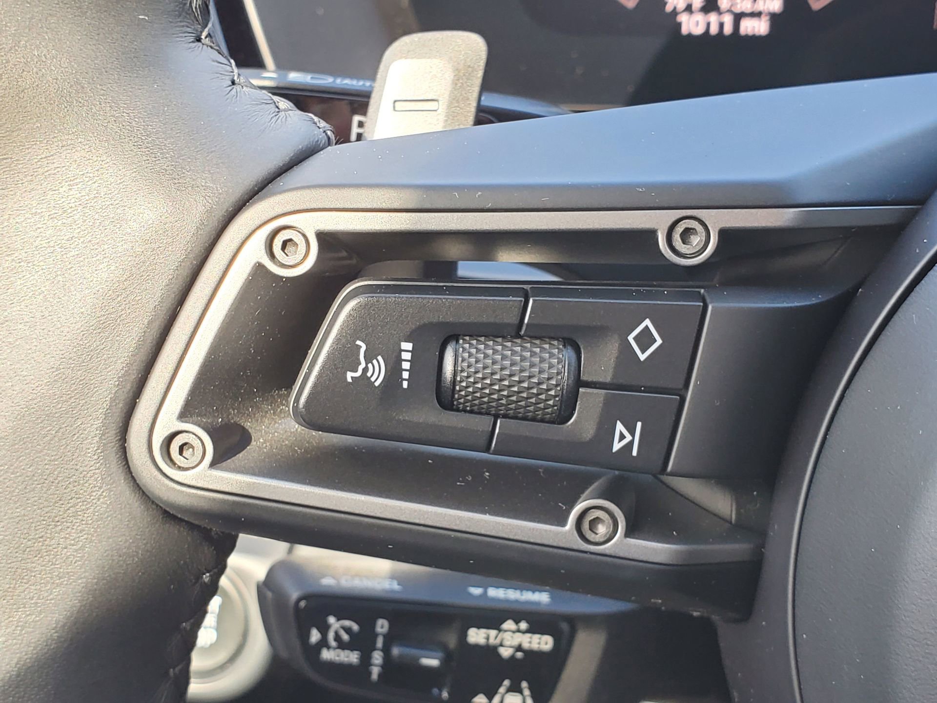 Used 2024 Porsche Panamera w/ Premium Package image 22