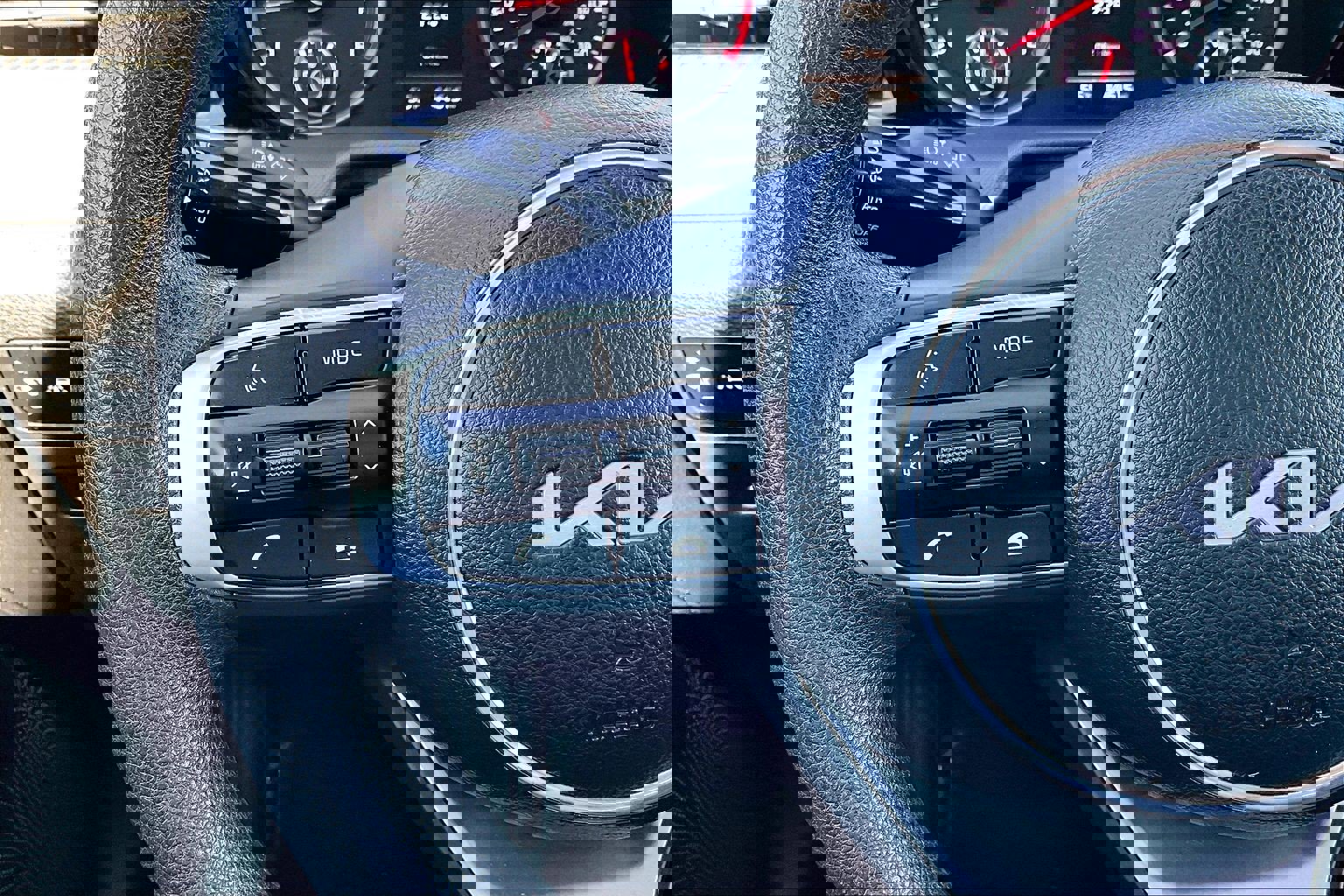 Used 2023 Kia K5 LXS image 11