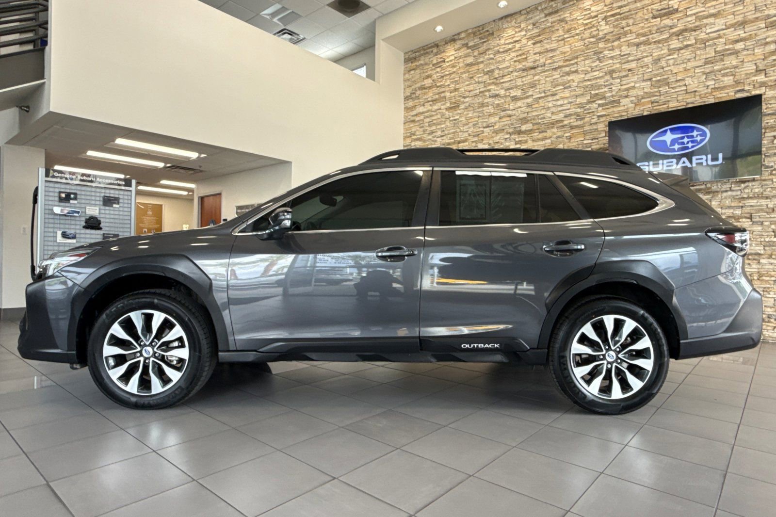 Certified 2023 Subaru Outback Limited AWD/4WD image 2