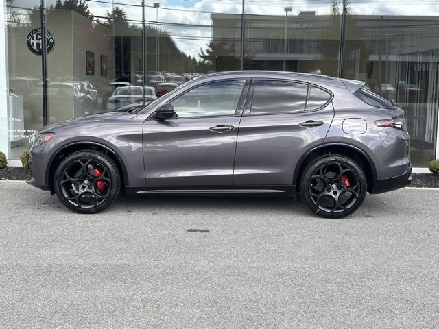 New 2025 Alfa Romeo Stelvio Sprint w/ Veloce Package image 3