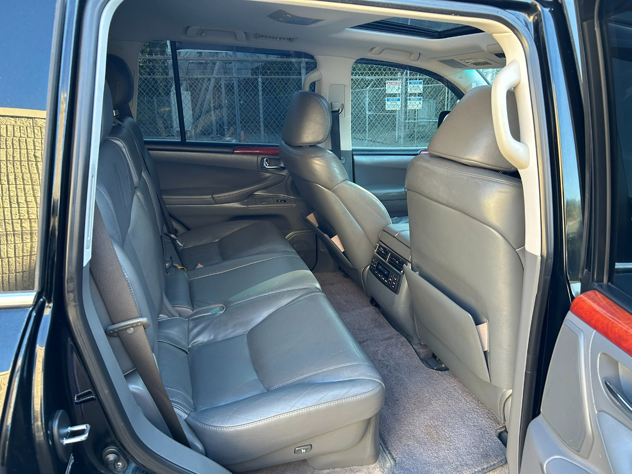 Used 2009 Lexus LX 570 4WD image 17