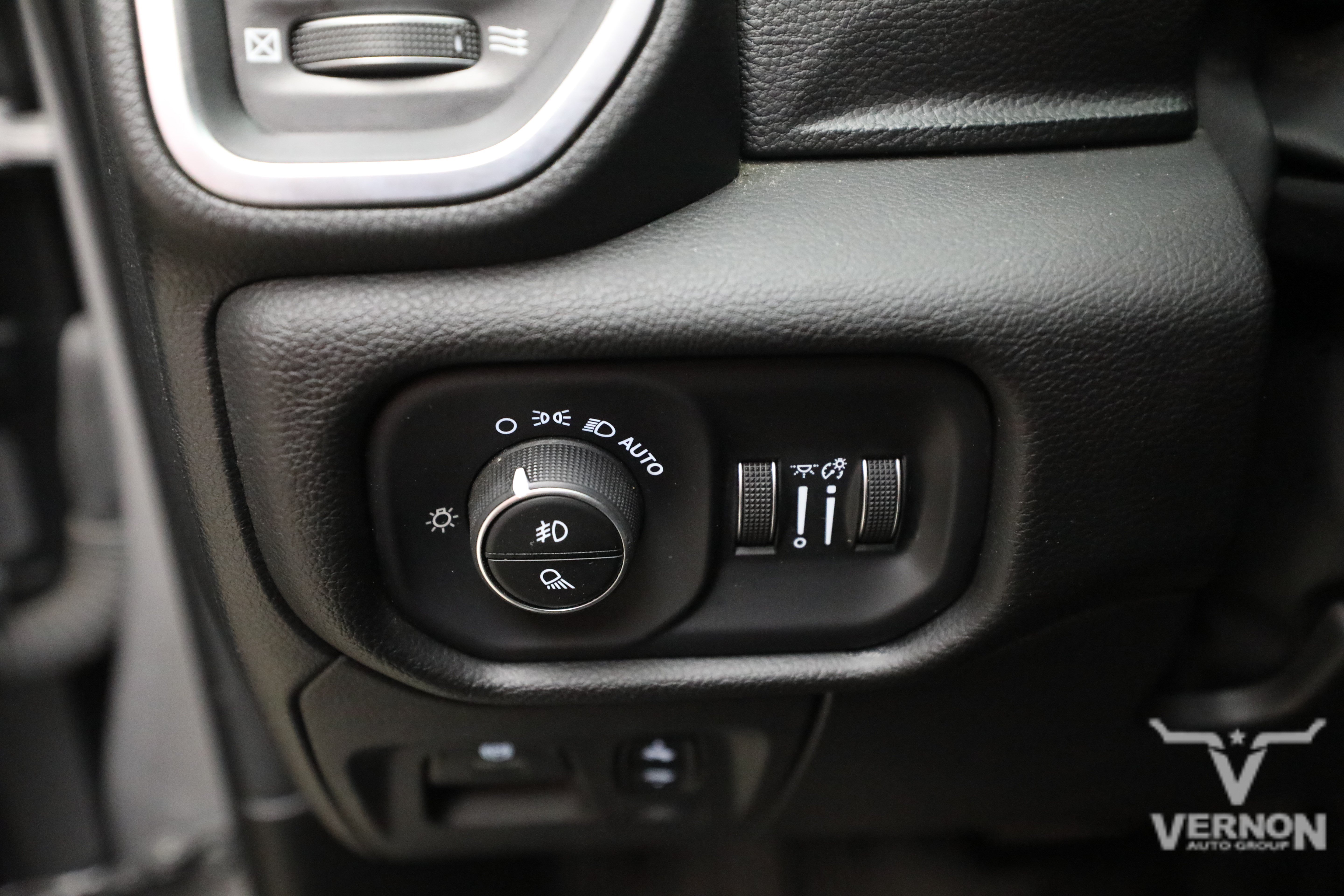 Used 2025 RAM 1500 Big Horn AWD/4WD image 16