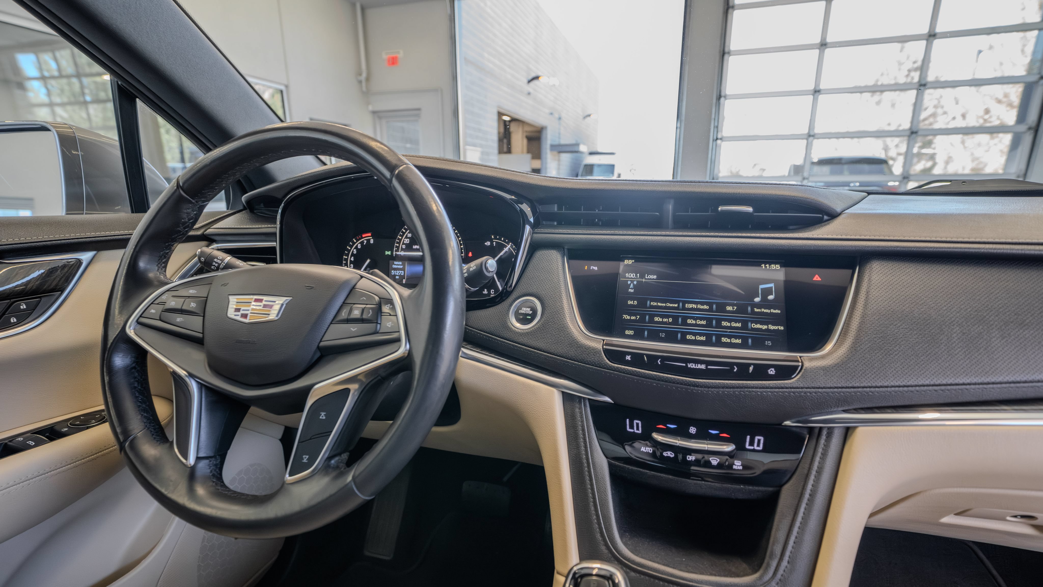 Used 2018 Cadillac XT5 FWD w/ LPO, Wheel Lock Package image 19