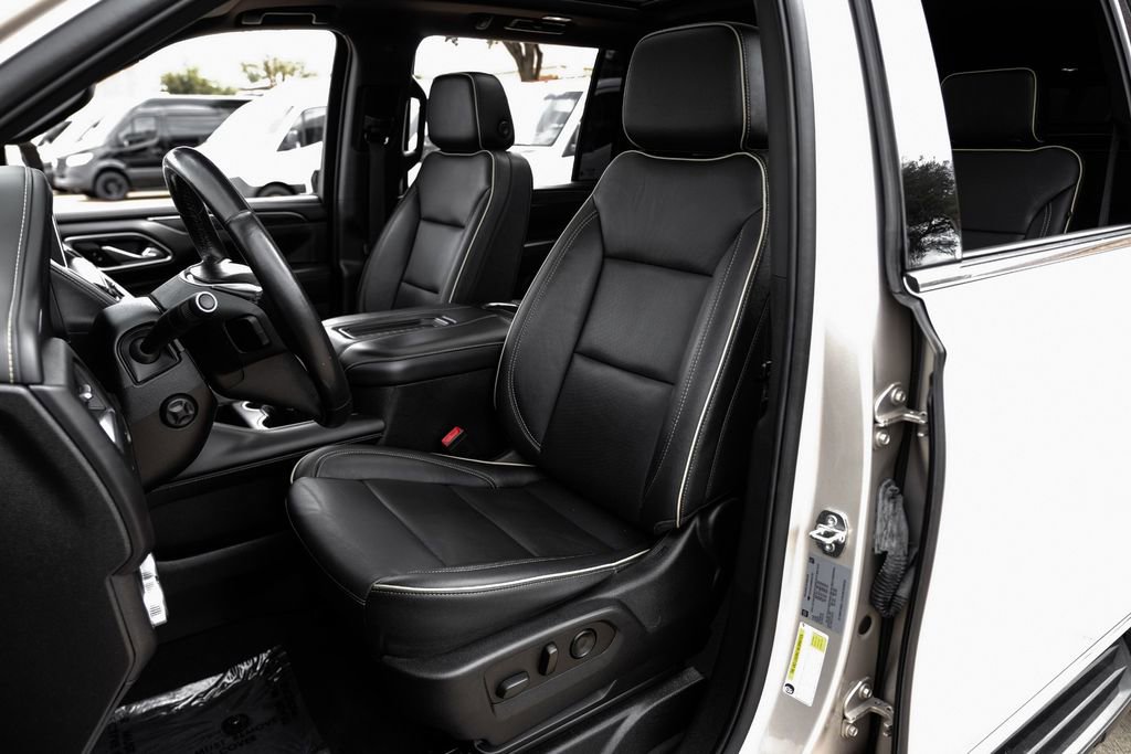 Used 2021 GMC Yukon XL SLT w/ SLT Premium Package image 30