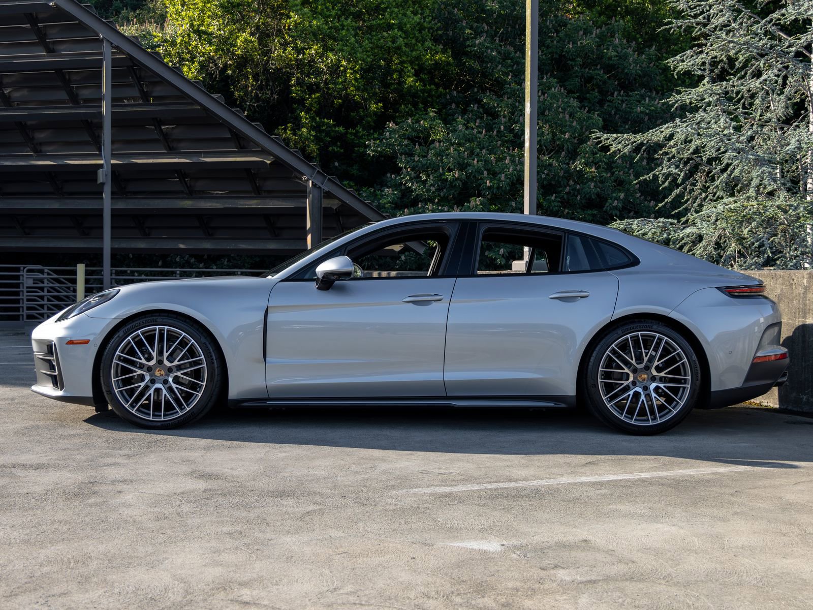 New 2025 Porsche Panamera image 2