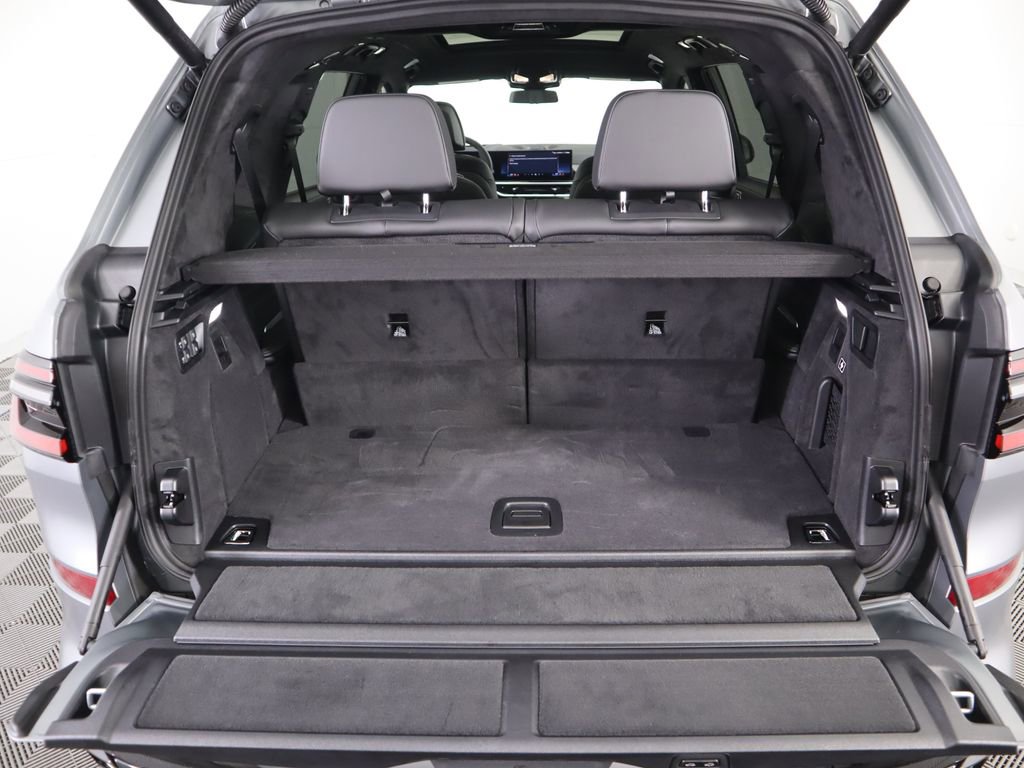 New 2026 BMW X7 M60i image 30
