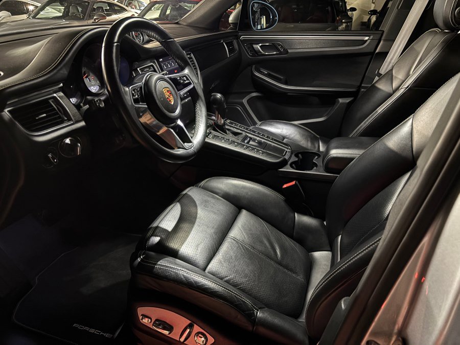 Used 2018 Porsche Macan GTS AWD/4WD image 24