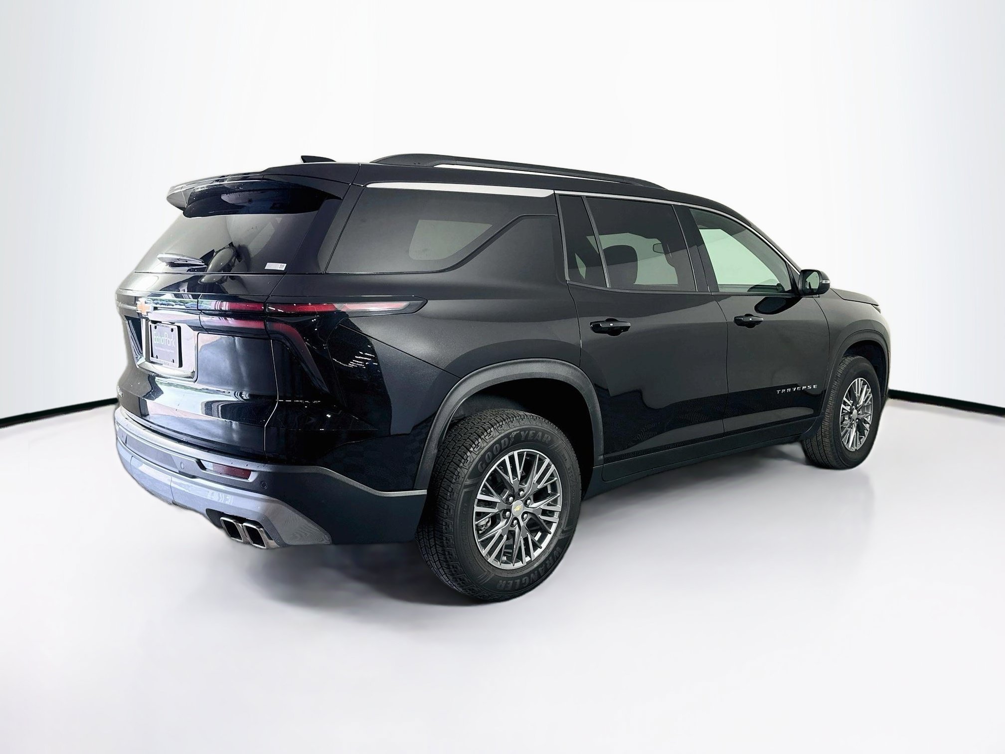 Used 2026 Chevrolet Traverse LT FWD image 9
