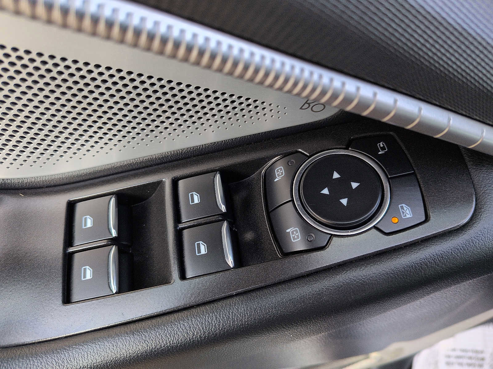 Used 2025 Ford Explorer ST image 17