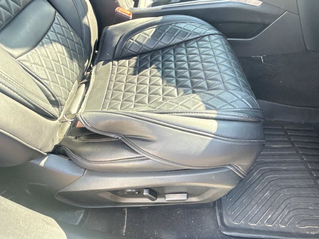 Used 2022 Ford Explorer Limited w/ Equipment Group 301A RWD image 15