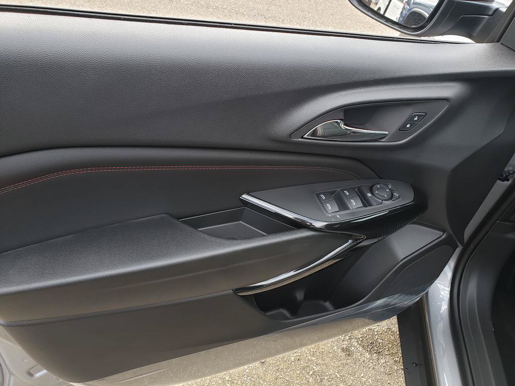 New 2026 Chevrolet Trax RS w/ Sunroof Package FWD image 14