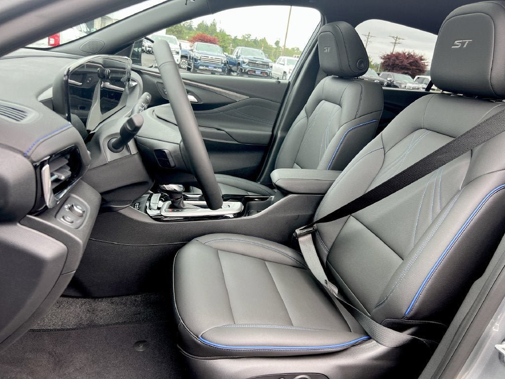 New 2026 Buick Envista Sport Touring w/ Convenience I Package FWD image 18