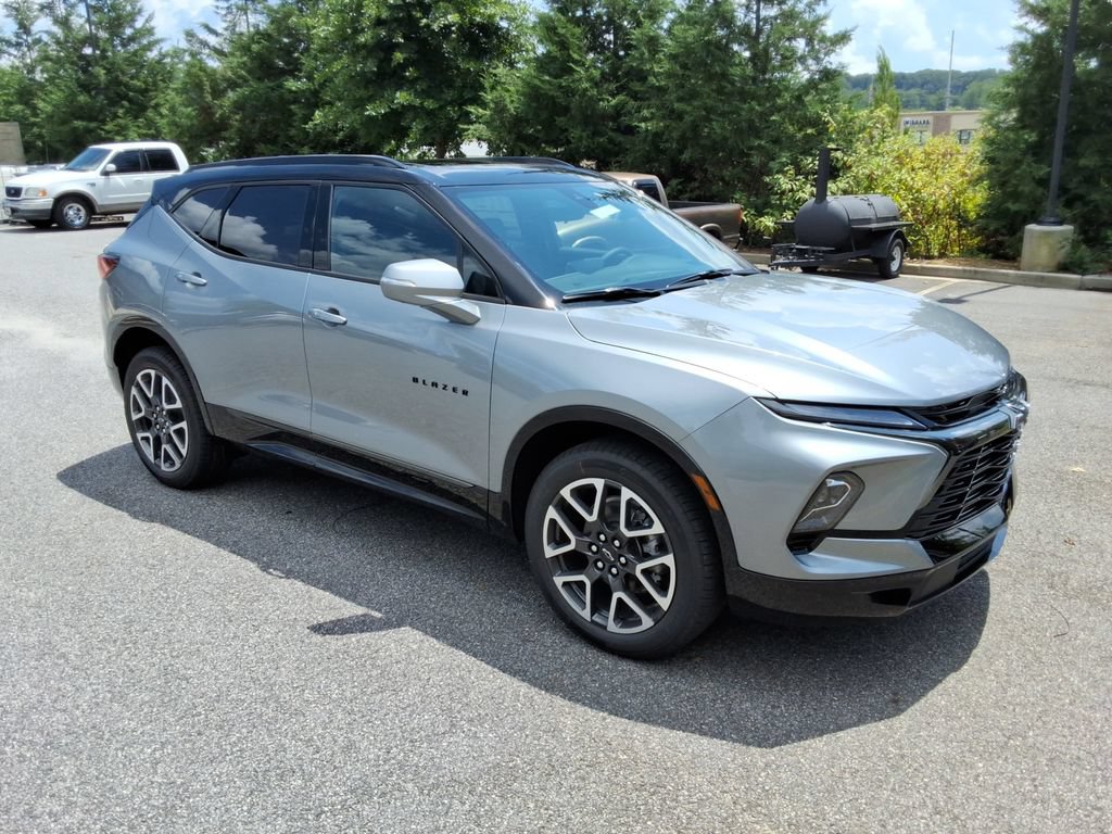 New 2026 Chevrolet Blazer RS w/ Driver Confidence II Package FWD image 3