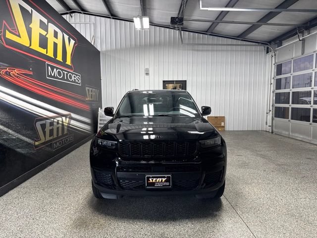 Used 2025 Jeep Grand Cherokee L Altitude AWD/4WD image 19
