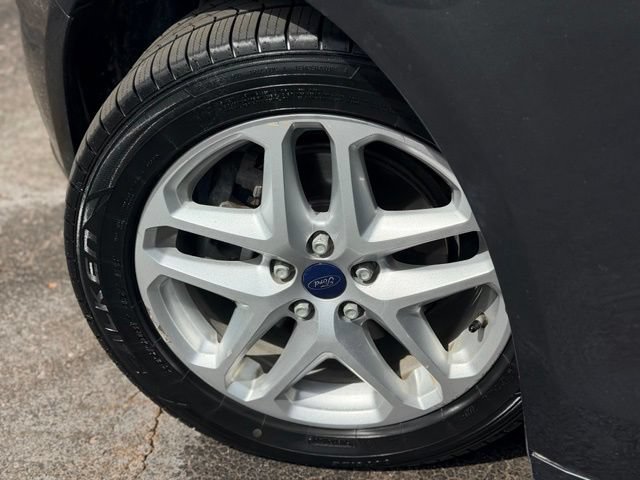 Used 2016 Ford Fusion SE FWD image 24