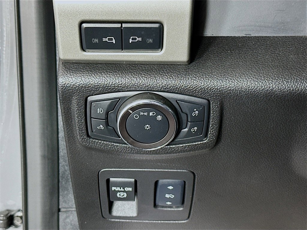 Used 2018 Ford F150 Lariat w/ Equipment Group 502A Luxury image 10