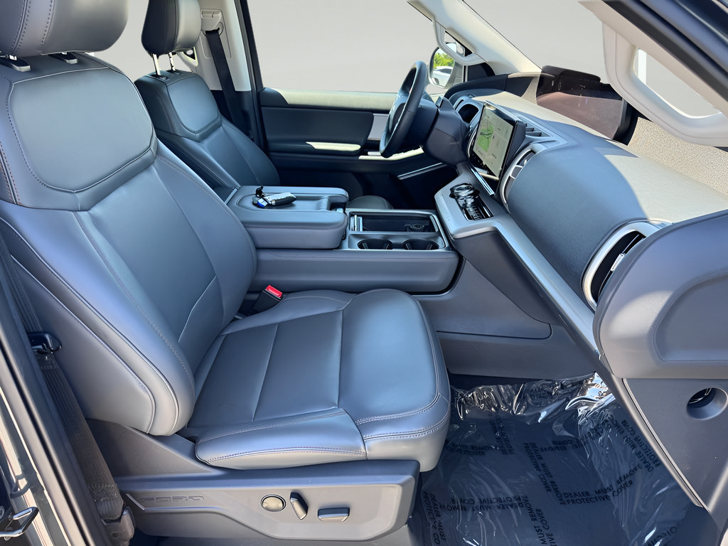 Used 2025 Ford Expedition Max Active RWD image 18