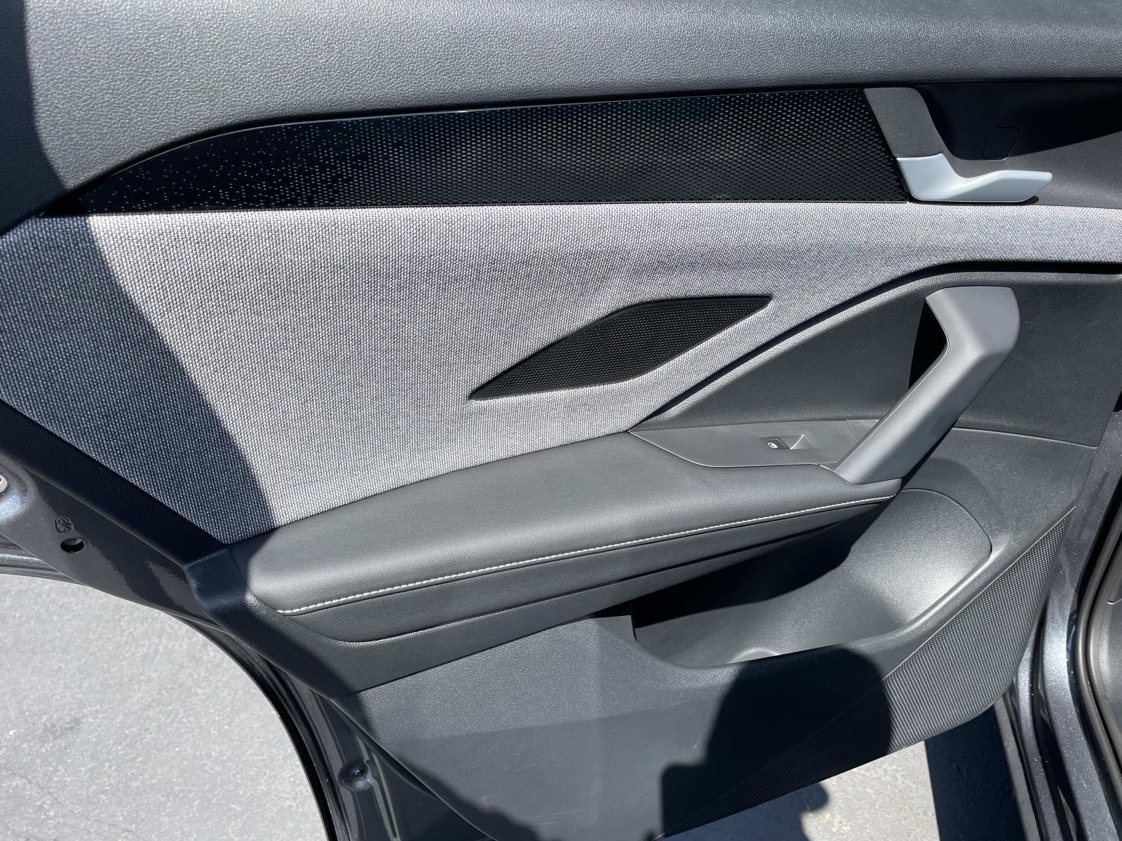 Certified 2025 Volkswagen Tiguan S FWD image 19