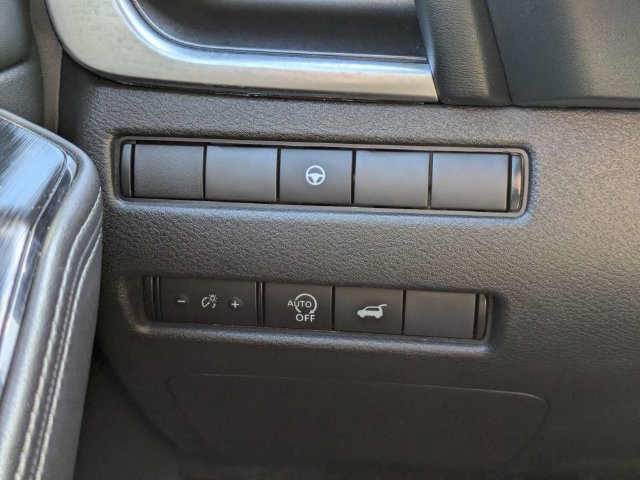 Used 2025 Nissan Rogue SV FWD image 26