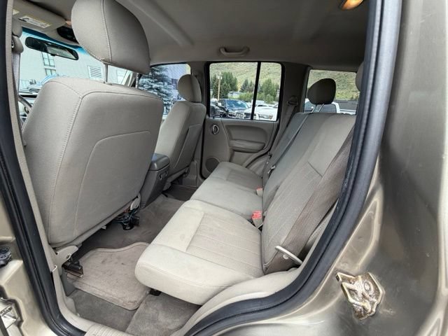 Used 2006 Jeep Liberty Limited w/ Trailer Tow Group AWD/4WD image 22